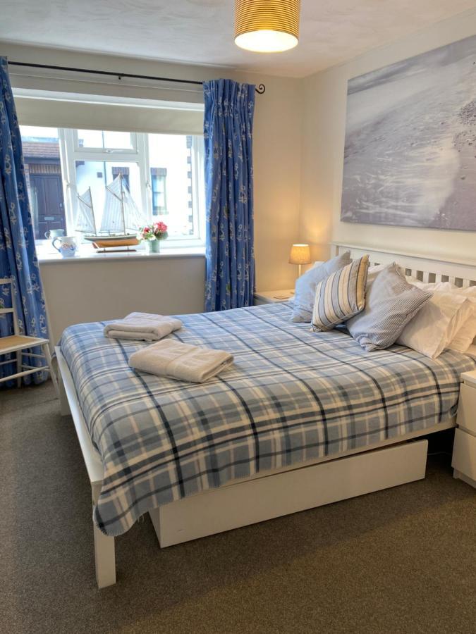 Trafalgar, Lovely Ground Floor Flat With Outside Patio Garden, Minutes Walk To Seafront Seaview Exterior foto