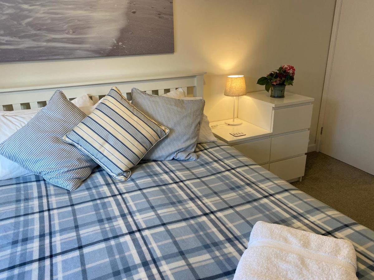 Trafalgar, Lovely Ground Floor Flat With Outside Patio Garden, Minutes Walk To Seafront Seaview Exterior foto