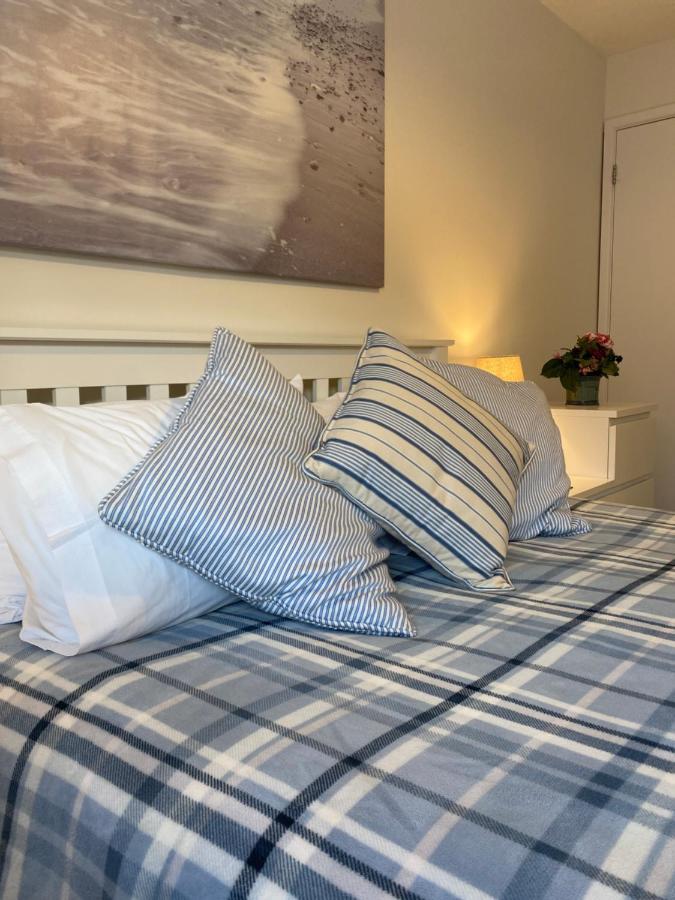 Trafalgar, Lovely Ground Floor Flat With Outside Patio Garden, Minutes Walk To Seafront Seaview Exterior foto