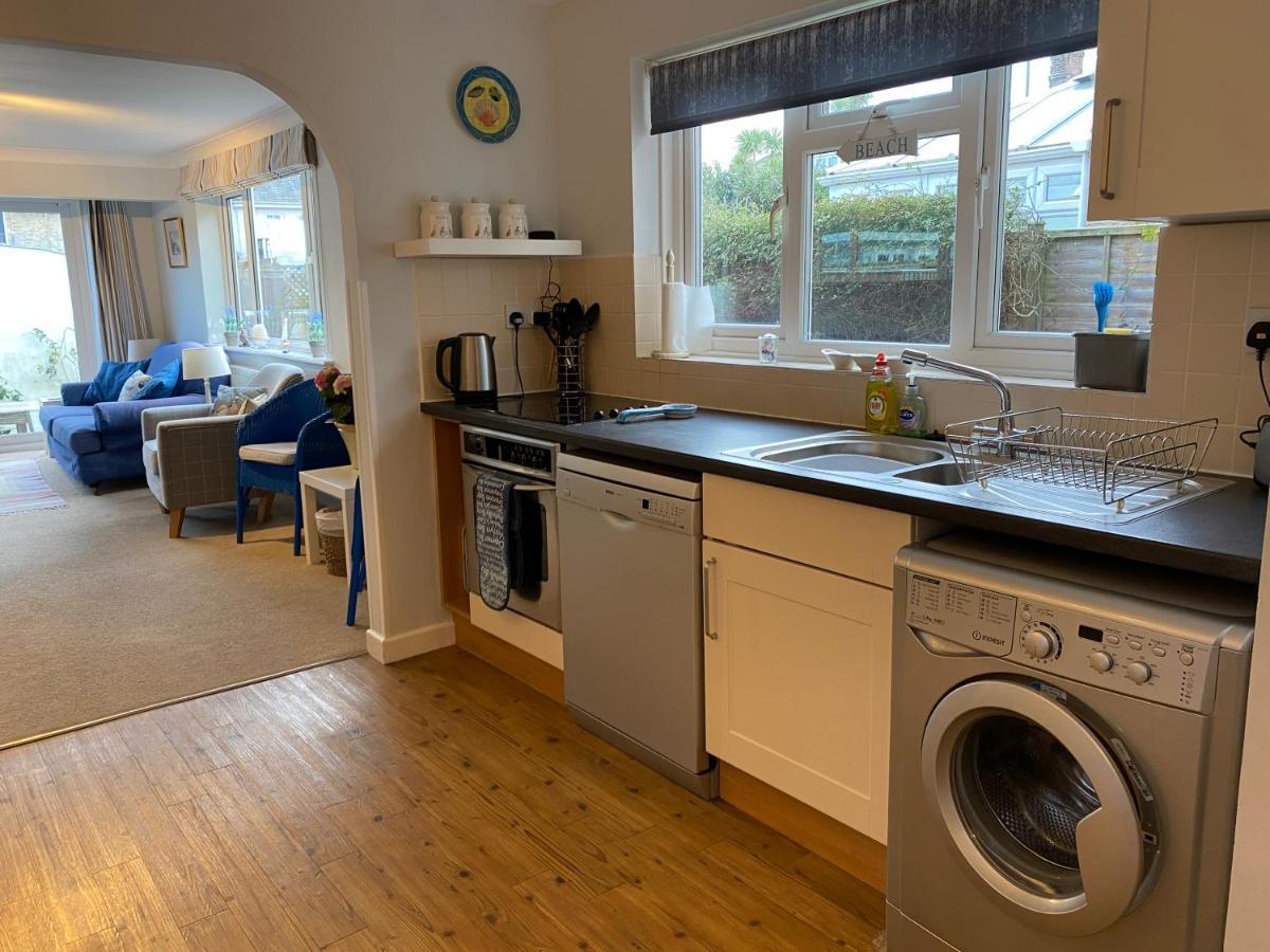 Trafalgar, Lovely Ground Floor Flat With Outside Patio Garden, Minutes Walk To Seafront Seaview Exterior foto